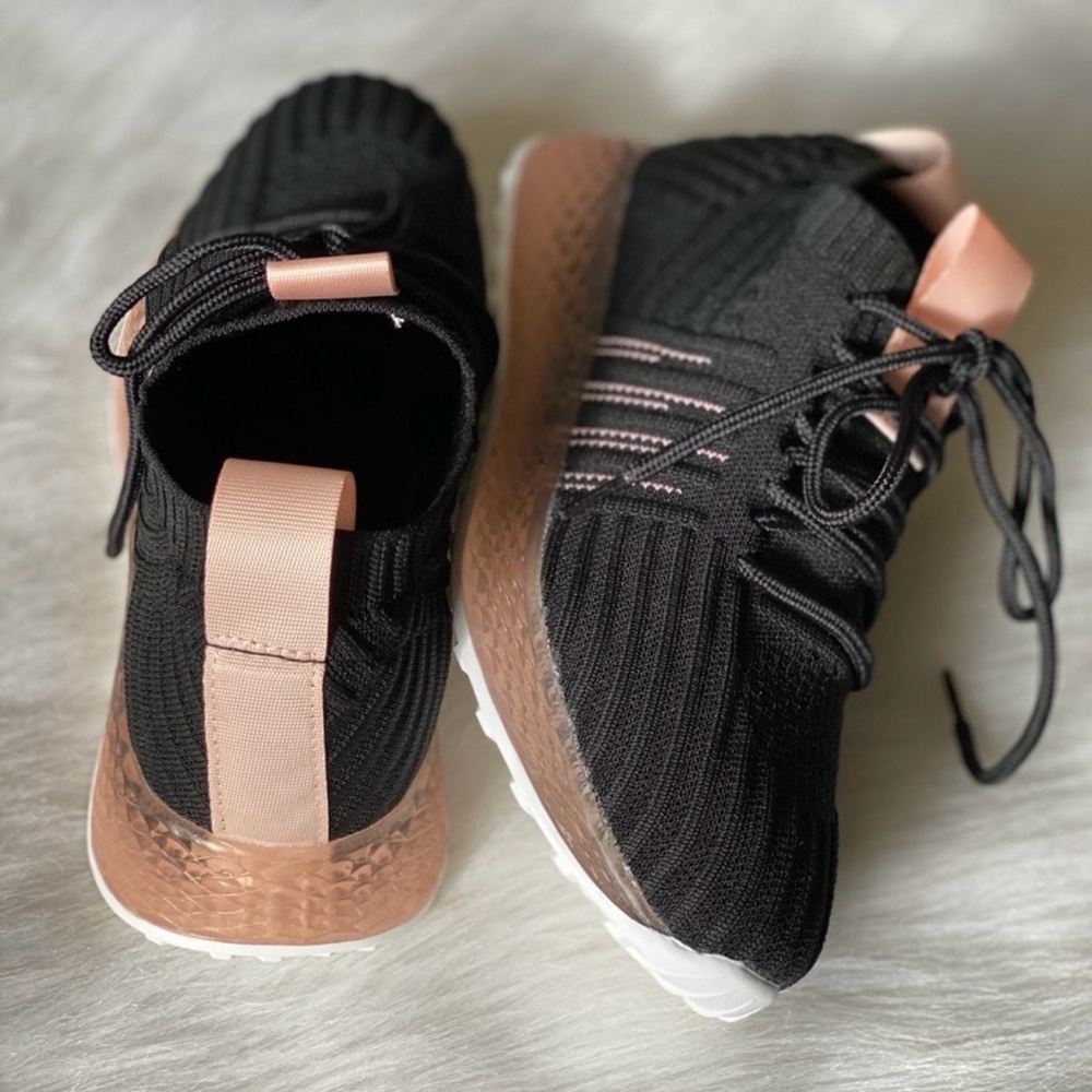 NIB⭐️Black & Peach Knit Sneaks - Picture 4 of 5